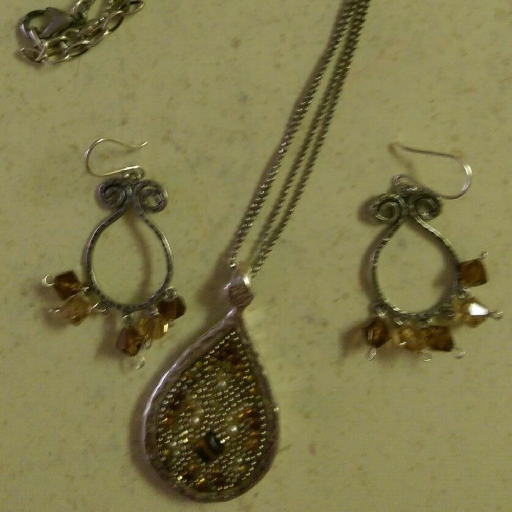 Magnolia Jewelry set Necklace & Earrings